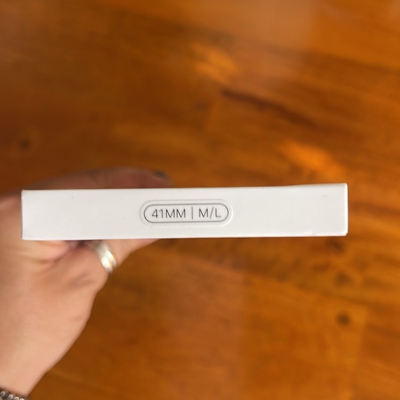 BRAND NEW - Apple Watch Sports Band - 41MM - size M/L - Picture 6 of 9